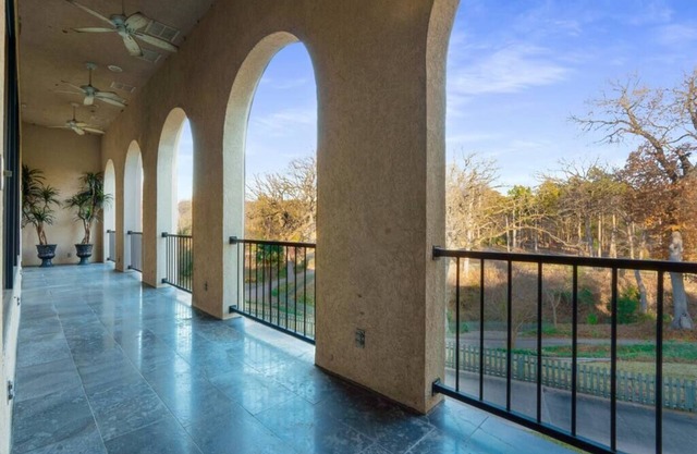 Main House at Uncommon Grounds Dallas! Pickleball, Pool, Basketball + Parking!