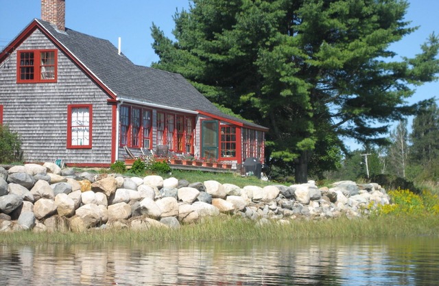 MAINE COAST WATERFRONT Picturesque Heron View Cottage on Machias Bay
