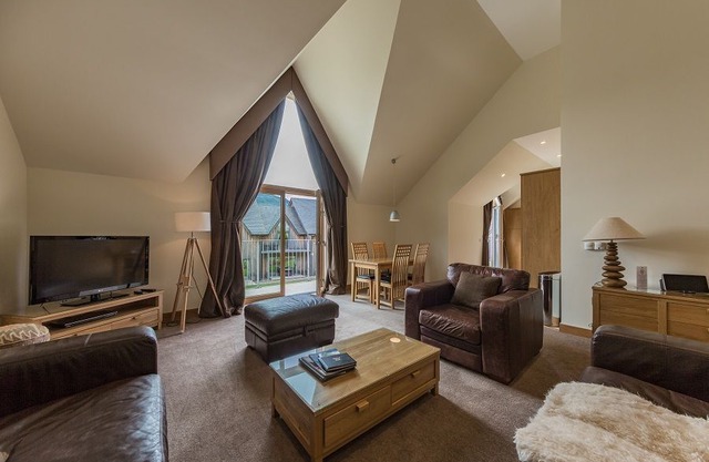Mains of Taymouth, Kenmore ~ 5* 6 The Gallops - Upstairs property - sleeps 4 guests in 2 bedrooms