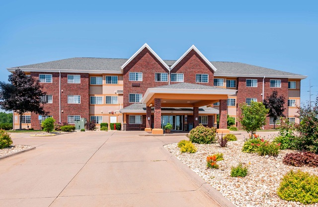 MainStay Suites Dubuque at Hwy 20