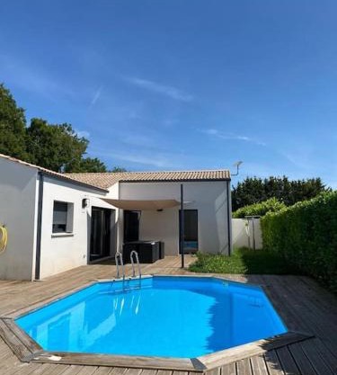 Maison 3 chambres avec piscine proche La Rochelle