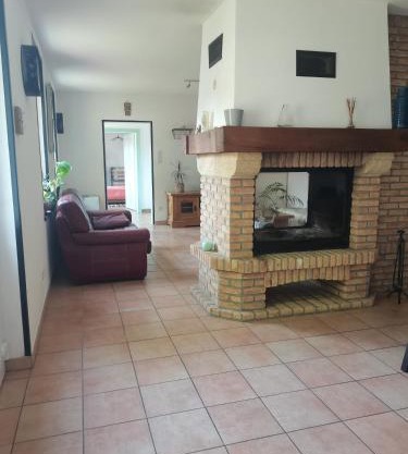 Maison a la campagne avec canal