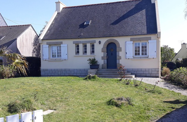 Maison Avec Beau Jardin, Proche Commerces et Plages