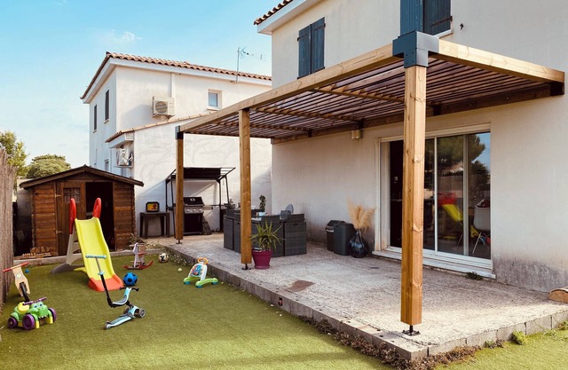 Maison Avec Piscine, Equipements Enfants, Animaux Acceptes, Proche Plages/ville