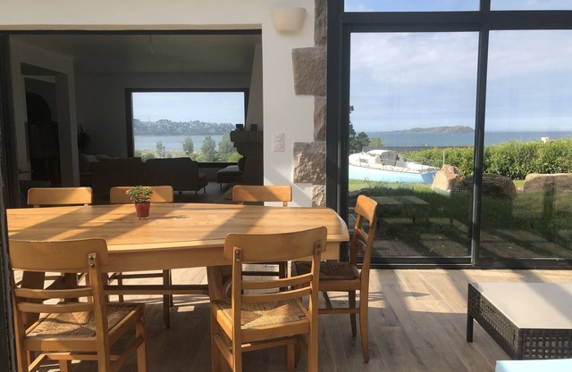 Maison Bretonne Fraichement Rénovée Avec vue mer Panoramique et Sauna