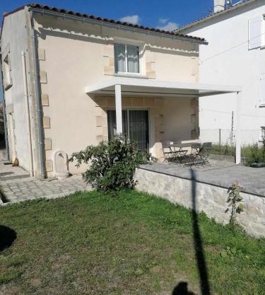 Maison charmante à Saint-Georges-de-Didonne avec jardin