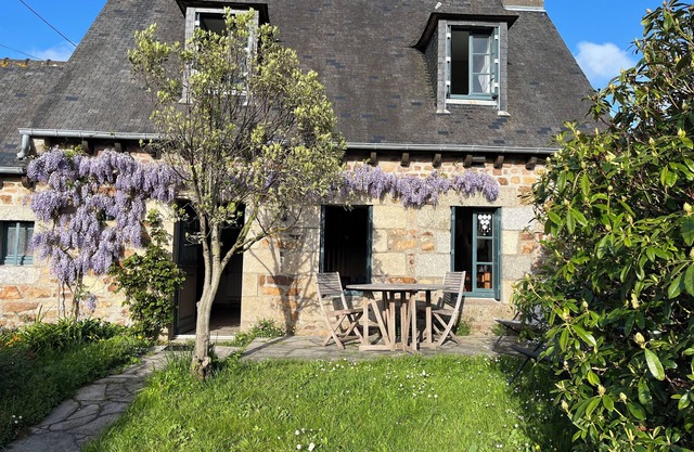 Maison de Charme à Loguivy de la Mer - Garden and Terrace À Deux Pas des Plages