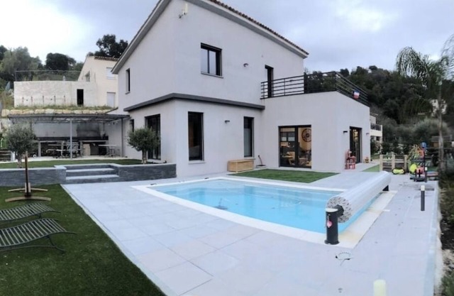 Maison Moderne 140m2 Avec Piscine Securisee, Cuisine d Ete, Climatisation