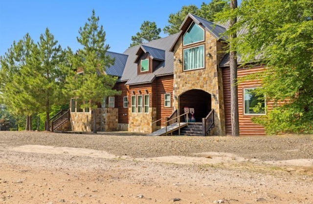 Majestic Mountain Lodge in Hochatown/Broken Bow, OK