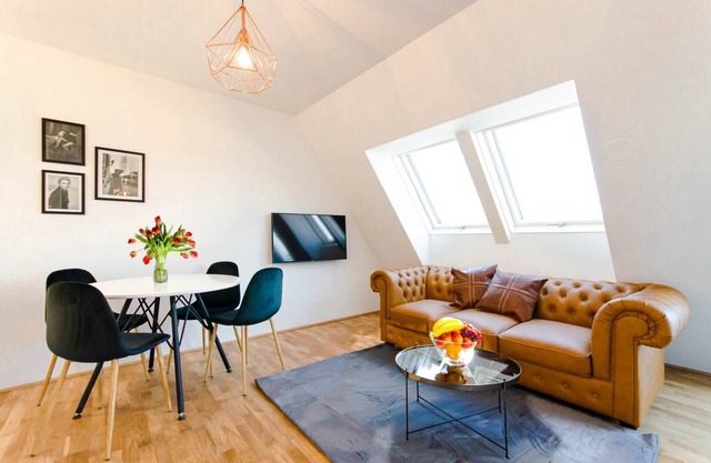 Majestic Penthouse | Steps to City Center & Danube