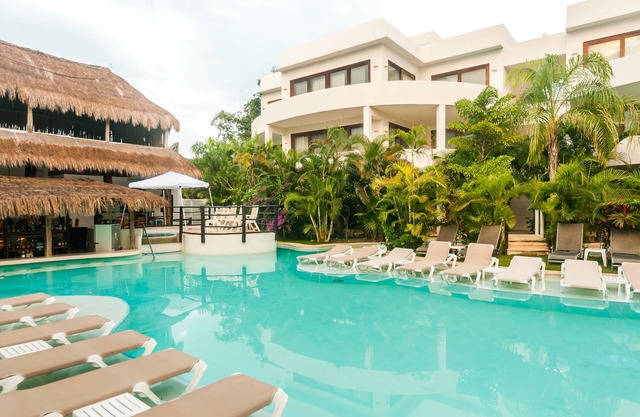 Mak Nuk Village-1 Bedroom-Swim up