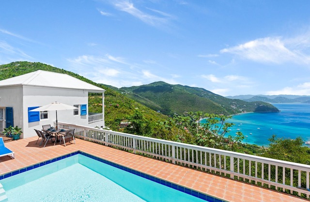 Makere Cottage - Spacious 1 Bed Villa, 20' Pool, Stunning Views, 5 Mins To Beach