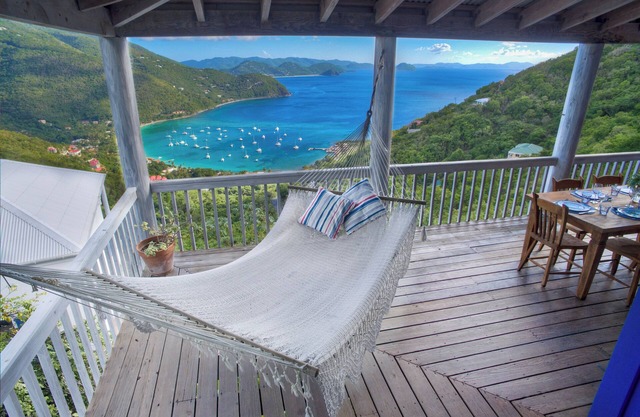 Makere House - Spacious 1 Bedroom Villa, Magnificent Views, 5 Mins To Beaches