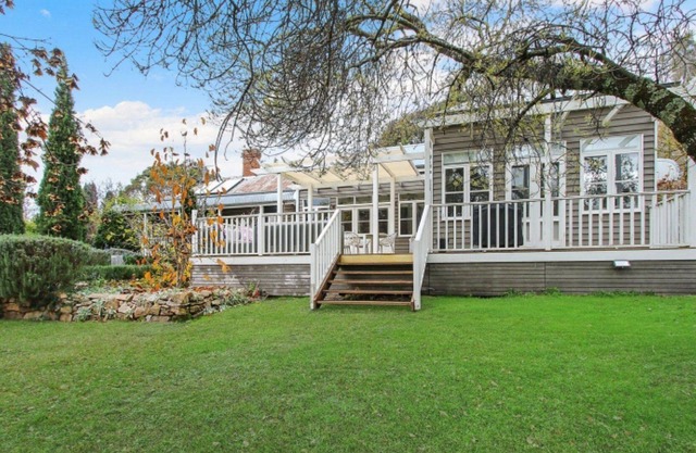 Malakoff House - sent on 3/4 acre and absolutely stunning