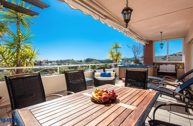 Malibu Mansions Condo 1 by Rafleys
