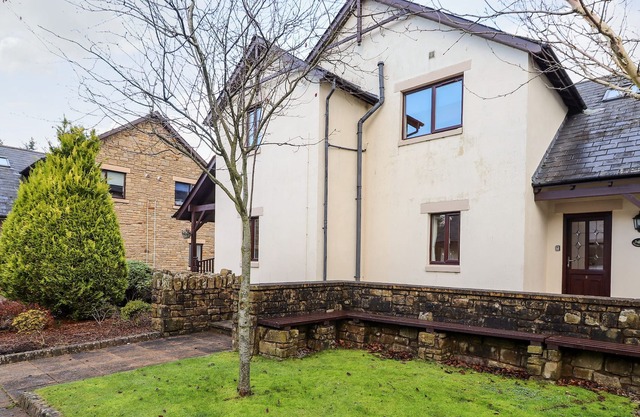 MALLARD COTTAGE, family friendly, with pool in Greystoke