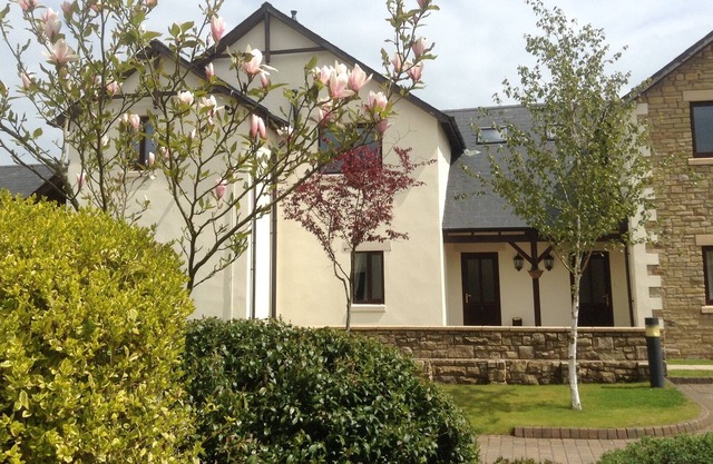 Mallard Cottage in Whitbarrow holiday village,Berrier.Pool etc,overlooking Fells