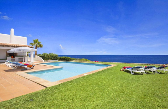 Mallorca Südostküste - Villa Cala Serena 4840 mit Meerblick, Pool und Internet. Wechseltag Samstag, Nebensaison flexibel auf Anfrage, Mindestmietzeit 1 Woche. - - Wenn wegen Corona / Covid 19 kein Aufenthalt im Ferienhaus möglich ist, kann vor Anreise gegen Zahlung von Euro 200,- umgebucht oder storniert werden!