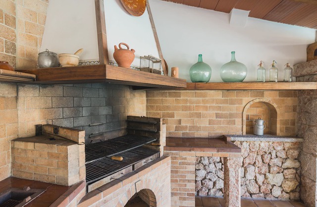 Malondra - Four Bedroom Villa, Sleeps 8