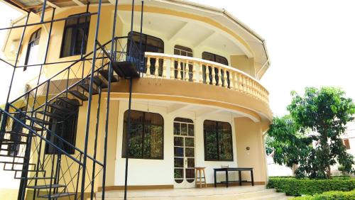 Mama Thea homes