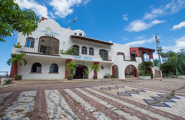 Mar Sereno Hotel & Suites