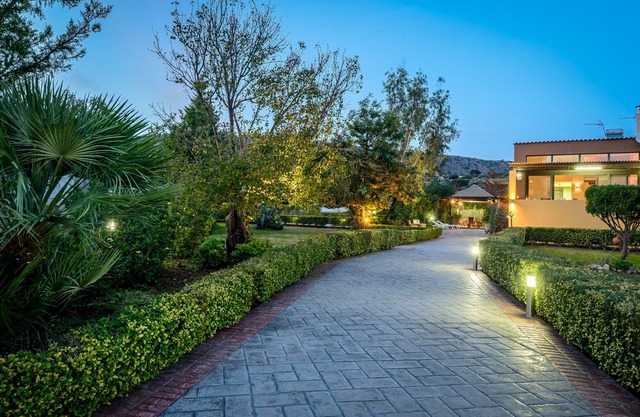 Marathi Oasis Beach Villa (sleeps 5)