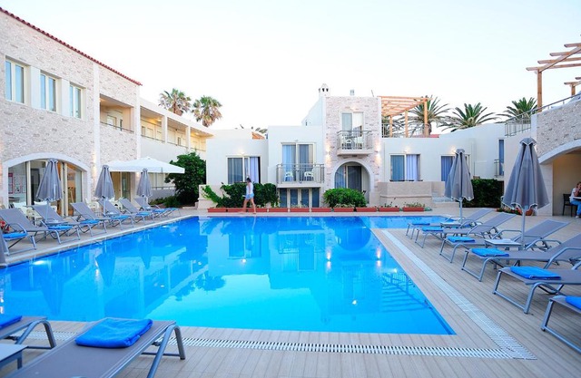 Maravel Star Art Hotel