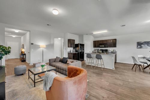 @ Marbella Lane - Polished 3BR Home in Austin TX