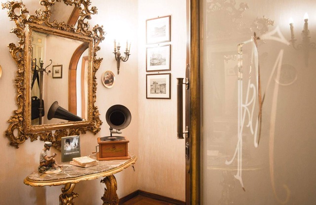 Marchese: an ancient Neapolitan house