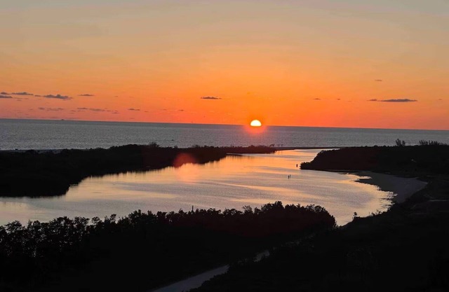 Marco Island - South Seas :2-Bedroom/2-Bath Condo.