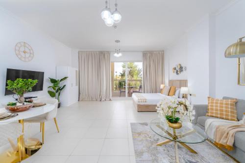 Marcopolo - Spacious Huge Balcony, Park View, Pool