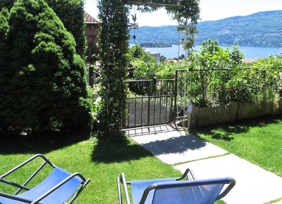 Margo 1 apartment in Verbania Suna in a panoramic position