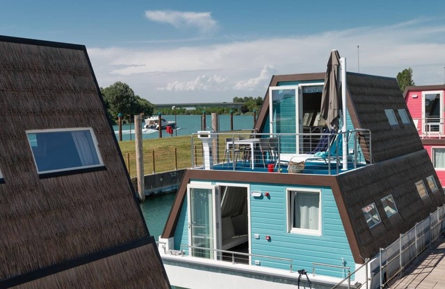 Marina Azzurra Resort Houseboat Lagoon für 6 Personen
