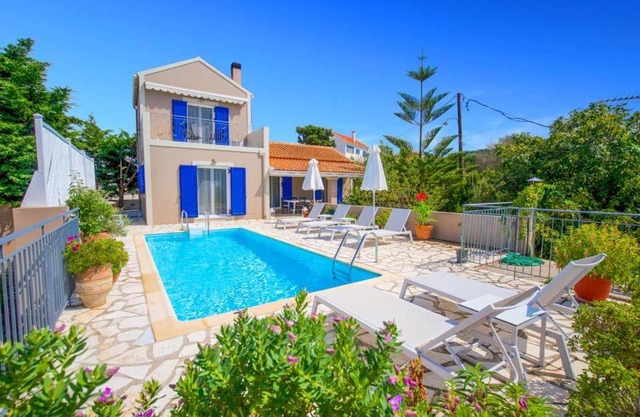 Markantonata Villa Sleeps 5 with Pool Air Con and WiFi