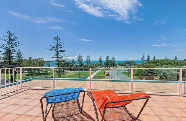 Marlin Cove Scarborough - water views & walk to cafes
