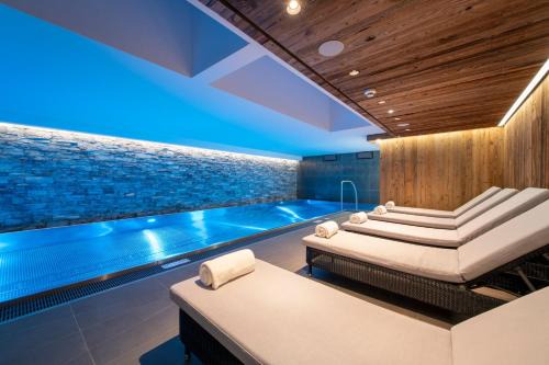 Maro - Luxury chalet with pool and sauna
