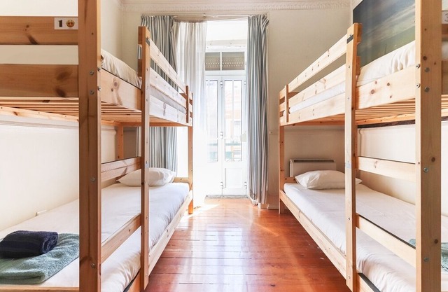 Marquês de Pombal | Private Bedroom | 6 guests
