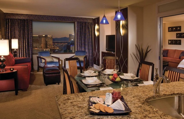 Marriott's Grand Chateau Las Vegas. Spectacular! 2.5 miles to Allegiant Stadium