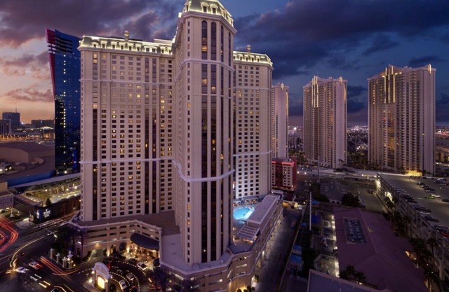 Marriott's Grand Chateau Las Vegas. Spectacular! 2.5 miles to Allegiant Stadium.