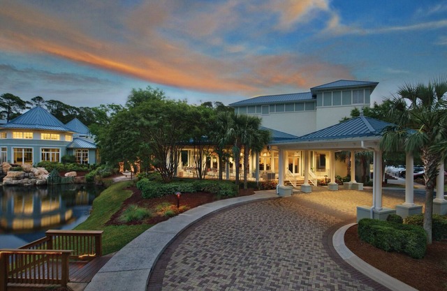 🌴 Marriott Surfwatch✨ Experience Paradise in a 2BR Villa - Sleeps 8!