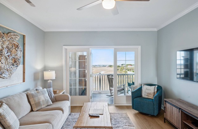 Marshwinds 1K! River & Marsh Views Screen Porch, Short Distance to Beach