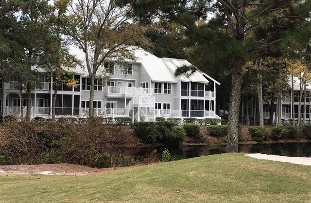 Marvelous 3-bedroom condo with AC in Hilton Head Island