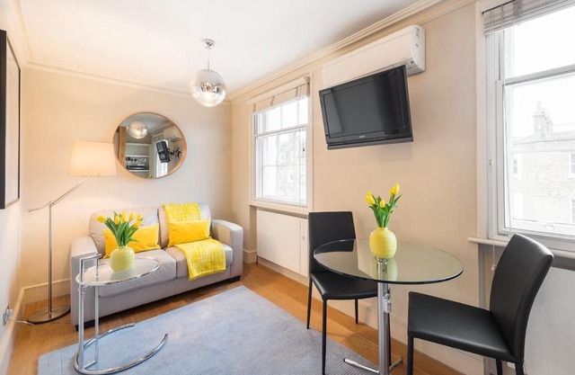 Marylebone - Gloucester Place by Viridian Apartments