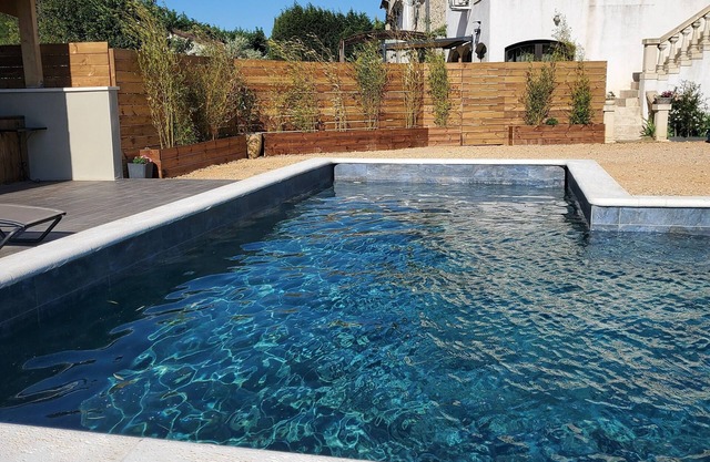 Mas de Vacances à Louée Toute L'année, Dans un Village vue sur Château