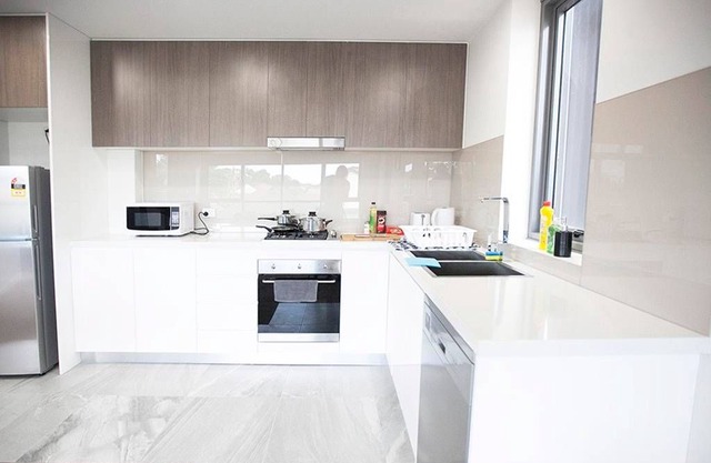 Mascot Stylish 2BD Apartment w Parking 1-7 Guests