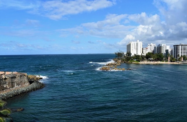 Master w Ocean & Lagoon views 2 guests (C07)