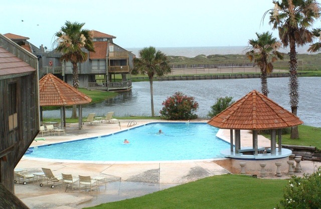 Matagorda Beach Condo Pool, Internet