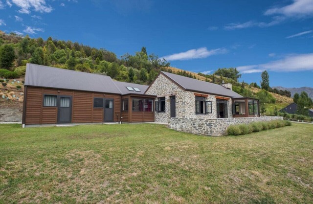 Maunga - Mountain Views