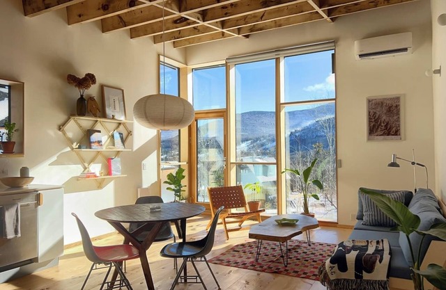 Max - Cozy Modern with a Nice View of the Slopes