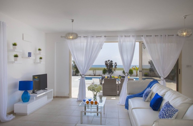 Mazotos Villa Iris 